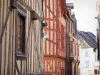 Joigny - Façades de maisons à pans de bois de la vieille ville