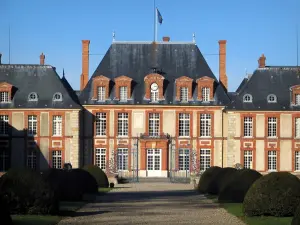 Kasteel van Breteuil - Waterbassin in het kasteelpark