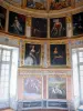 Kasteel van Bussy-Rabutin - Binnen in het kasteel: schilderijen en portretten uit het kabinet van de Gouden Toren