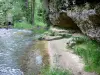 Kasteel van Cazeneuve - Castle Park - Gorges du Ciron : langs de rivier die leidt naar de grot Queen