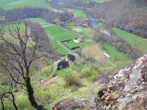 Kasteel van Léotoing - Uitzicht op de kloven van Alagnon vanaf de hooggelegen plek van het kasteel