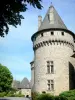 Kasteel van Pompadour - Ronde toren van het kasteel