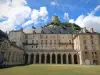 Kasteel van La Roche-Guyon - Middeleeuwse donjon domineert het kasteel