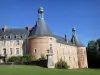 Kasteel van Saint-Fargeau - Gevels en torens van het kasteel