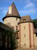 Kasteel van Thoury - Gevel van het kasteel in de gemeente Saint-Pourçain sur Besbre, in de vallei van Besbre (Valley Besbre)