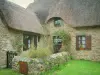 Kerhinet - Maison en pierre au toit de chaume (chaumière), dans le Parc Naturel Régional de Brière