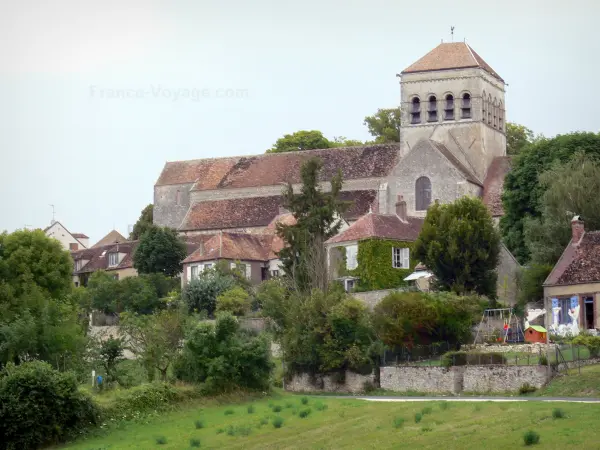 Die Kirche von Saint-Loup-de-Naud - Führer für Tourismus, Urlaub & Wochenende in der Seine-et-Marne