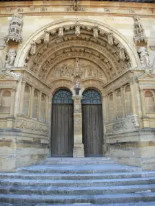 Kirche von Vouziers - Renaissancefassade der Kirche Saint-Maurille: Hauptportal