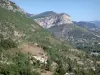 Kliffen van Rémuzat - Panorama op de kliffen in een bergachtige omgeving