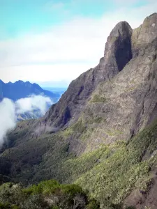 Krater Cirque de Cilaos - Landschap tijdens de klim naar de Taïbit