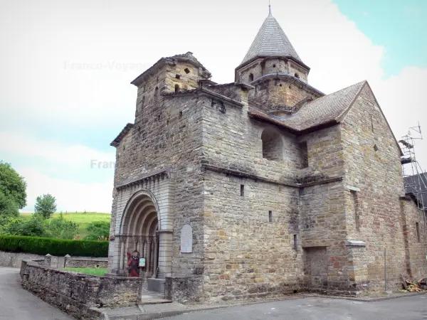 L'Hôpital-Saint-Blaiseの教会 - 観光、ヴァカンス、週末のガイドのピレネー・ザトランティック県