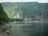 Lac Blanc - Falaises (parois abruptes) surplombant le lac
