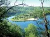 Le lac d'Enchanet - Guide tourisme, vacances & week-end dans le Cantal