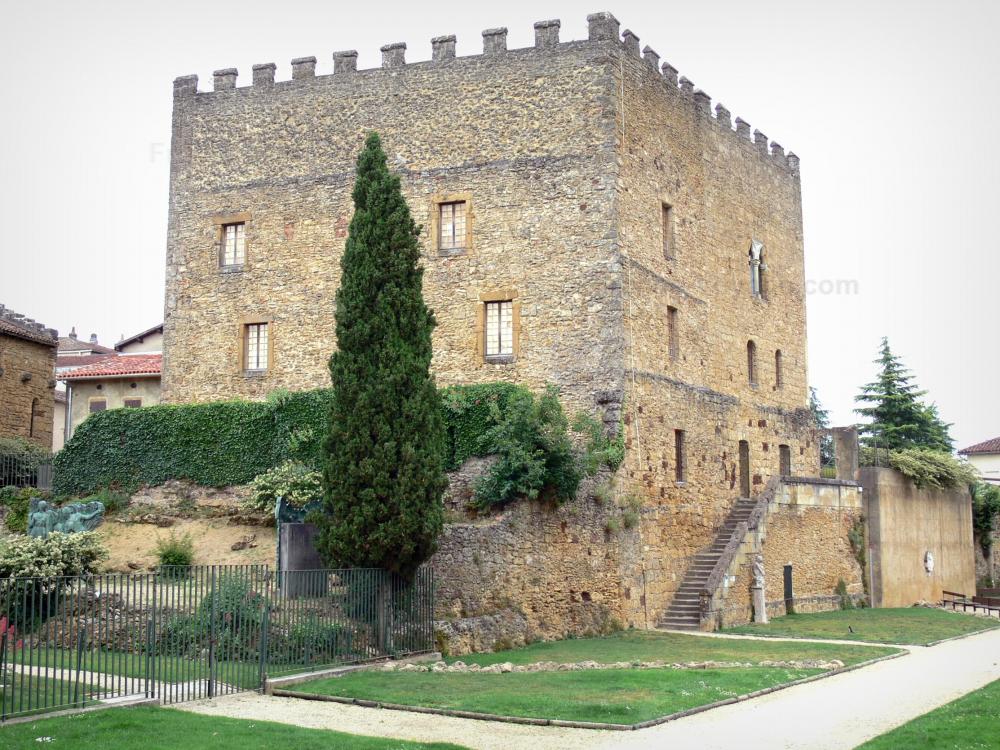Guide des Landes - Mont-de-Marsan - Musée Despiau-Wlérick : donjon Lacataye (maison forte) et jardin de la sculpture