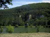 Landschaften des Quercy - Tal Célé: Fluss (der Célé), Ufer und Bäume