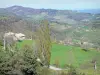 Landschappen van de Ardèche - Huis met uitzicht op de groene heuvels