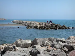 Landschappen van de Languedoc - Breakwater (rock) en de Middellandse Zee