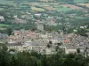 Landschappen van de Lozère - Uitzicht op de toren (overblijfsel van het middeleeuwse kasteel) en de huizen van het dorp Chanac