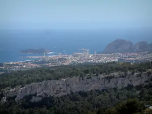 Landschappen van de Provencekust - Dennenbos, scheepswerf stad van La Ciotat en de Middellandse Zee