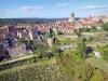 Landschappen van de Yonne - Uitzicht op het dorp Vézelay hoog op de heuvel