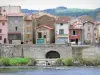 Langeac - Casas da pequena cidade ao longo do rio Allier