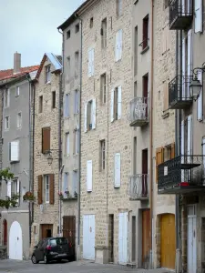 Langogne - Häuserfassaden des Ortes