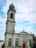 Langres - Klokkentoren en de gevel van de kerk van St. Martin