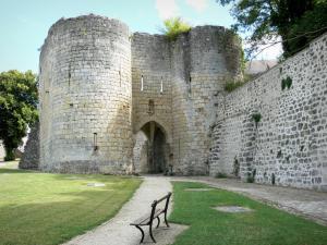 laon tourism holiday guide