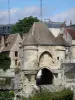 Laon - Porte d'Ardon et maisons de la ville