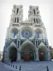 Laon - Façade ouest de la cathédrale Notre-Dame de style gothique