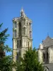 Laon - Tours de la cathédrale Notre-Dame