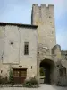 Larressingle - Portão fortificado com sua torre ameada