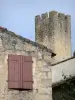 Larressingle - Fachada, de, um, casa pedra, e, crenellated, torre