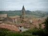 Lautrec - Alberi, chiesa di Saint-Remy e sui tetti del borgo medievale