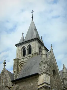 Laval - Clocher de la cathédrale de la Sainte-Trinité