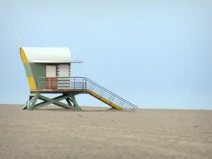 Leucate - Leucate Plage: Sandstrand, Rettungsstation und Mittelmeer