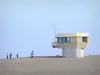 Leucate - Leucate Plage : plage de sable avec poste de secours