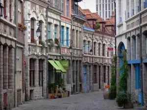 Lille - Geplaveide straat in Oud Lille (oude stad) waar zich huizen