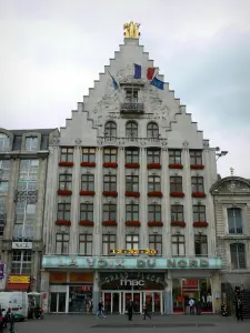 Lille - Vlaamse gevel van het gebouw van de Stem van het Noorden