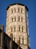 Lombez - Achthoekige klokkentoren van de St. Mary's Cathedral