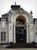Lons-le-Saunier - Eingang des Kurhauses (Thermalbad)