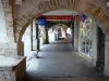 Lons-le-Saunier - Sotto i portici di Rue du Commerce (o rue des Arcades)