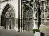 Louviers - Portails de la façade ouest de l'église Notre-Dame de style gothique
