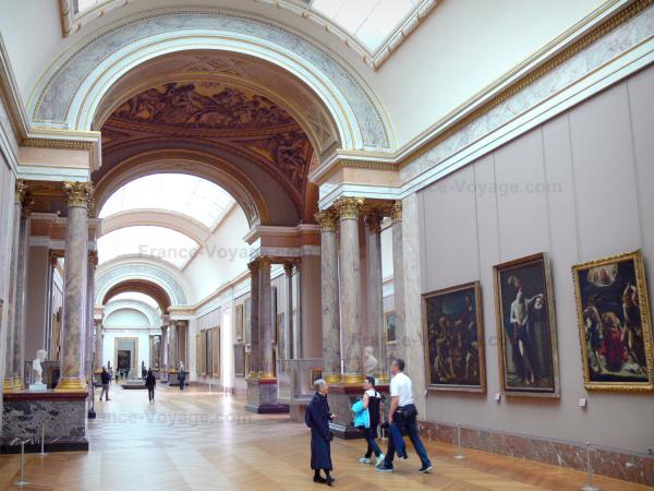the louvre museum tourism