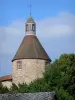 Luzy - Ronde van de Baronnen (overblijfselen van de kasteelheren Luzy) waarin een museum van het lokale leven in de Morvan Regionaal Natuurpark