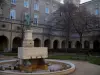 Lyon - Presqu'île : ancien couvent de bénédictines, abritant le musée des Beaux-Arts, avec son jardin et ses galeries