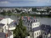 Reiseführer der Maine-et-Loire - Saumur - Häuser und Gebäude säumen den Fluss Loire (Loiretal)