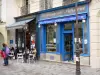 Marais - Rue des Rosiers的咖啡馆露台和面包店