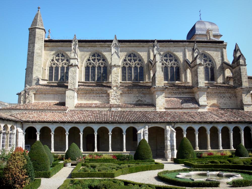 Marmande - Église gothique Notre-Dame avec son cloître Renaissance et son jardin à la française