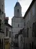 Martel - Église Saint-Maur de style gothique et façades de maisons de la ville, en Quercy